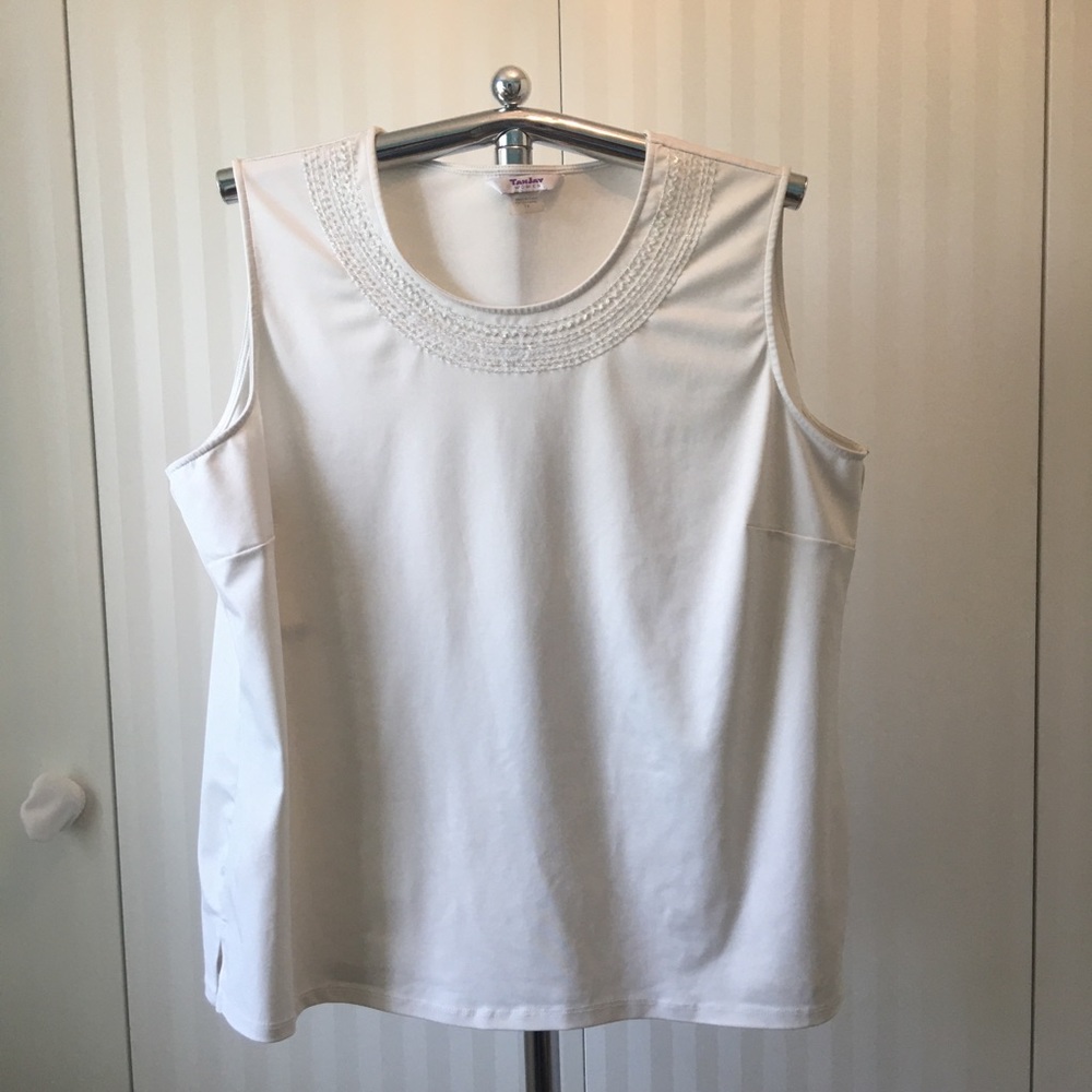 TanJay white satiny tank sparkle beadwork neckline Size 2X